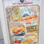 【USJ】アミティランディングレストランのメニュー☆コスパ◎チキンサンドやジョーズスイーツのお店